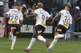 Clayson, Love e Urso no jogo contra o Flamengo, pelo Brasileirão, na Arena Corinthians