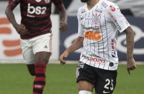 Clayson no jogo contra o Flamengo, pelo Brasileiro, na Arena Corinthians