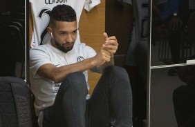 Clayson no vestirio antes do jogo contra o Flamengo, na Arena Corinthians