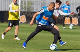 Joo Victor e Araos durante o treino desta sexta-feira no CT Joaquim Grava