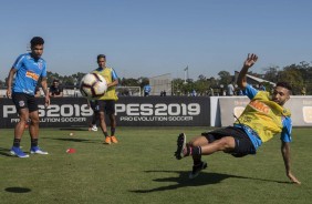 Urso, Pedrinho e Clayson no treino desta tera-feira no CT Joaquim Grava