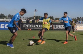 Urso, Pedrinho e Gabriel no treino desta terça-feira no CT Joaquim Grava