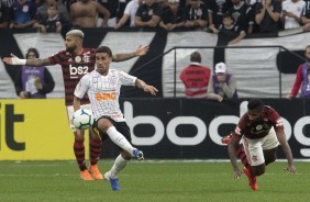 Volante Gabriel durante jogo contra o Flamengo, na Arena Corinthians, pelo Brasileirão