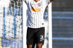 Nathan comemora seu gol contra a Ponte Preta, pelo Brasileiro Sub-20