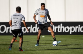 Atacante Gustavo no treino desta sexta-feira no CT Joaquim Grava