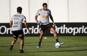 Atacante Gustavo no treino desta sexta-feira no CT Joaquim Grava