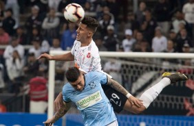 Danilo Avelar no jogo contra o Montevideo Wanderers, pela Copa Sul-Americana, na Arena Corinthians