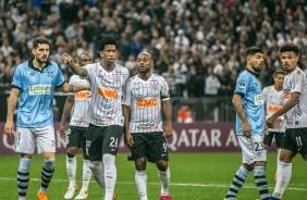 Gil e Love no jogo contra o Montevideo Wanderers, pela Copa Sul-Americana, na Arena Corinthians