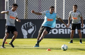 Roni, Gustavo e Jadson no treino desta sexta-feira no CT Joaquim Grava