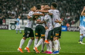 Timo comemorando seu primeiro gol contra o Montevideo Wandereres, na Arena