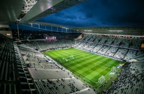 Arena Corinthians vai sendo preenchida pela torcida antes do Dérbi