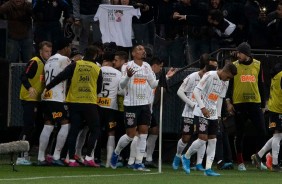 Jogadores do Corinthians comemorando gol no jogo deste domingo, contra o Palmeiras