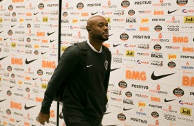 Vagner Love chega  Arena Corinthians para o duelo contra o Palmeiras