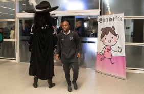 Vagner Love chega a Arena para a partida contra o Palmeiras pelo Brasileiro