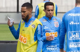 Everaldo e Jadson no primeiro treino após empate com o Palmeiras