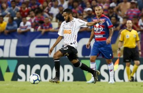 Everaldo no jogo contra o Fortaleza, pelo Campeonato Brasileiro