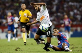Everaldo no jogo contra o Fortaleza, pelo Brasileirão