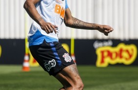 Atacante Gustavo no treinamento de hoje no CT Joaquim Grava