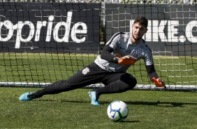 Caíque França no treinamento de hoje no CT Joaquim Grava