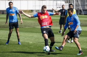 Gustavo, Henrique e Jadson no treinamento de hoje no CT Joaquim Grava