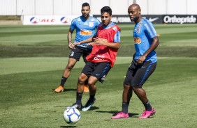 Love, Michel e garoto da base no treinamento de hoje no CT Joaquim Grava