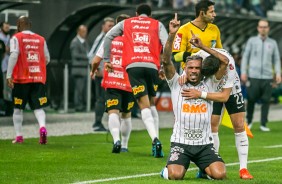 Urso comemorando seu gol contra o Goiás, pelo Brasileirão, na Arena Corinthians