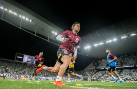 Vital durante aquecimento na Arena Corinthians antes do jogo contra o Goiás