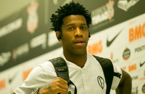 Zagueiro Gil antes do jogo contra o Goiás, na Arena Corinthians