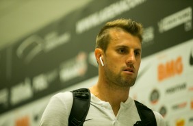 Zagueiro Henrique antes do jogo contra o Gois, na Arena Corinthians