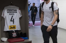 Caíque França chega ao vestiário do Beira Rio, antes do duelo contra o Internacional