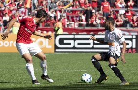 Everaldo no jogo contra o Internacional, pelo Brasileirão, fora de casa