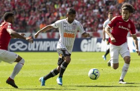 Meia Sornoza no jogo contra o Internacional, pelo Brasileirão