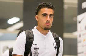 Gabriel chega à Arena Corinthians para duelo contra o Botafogo