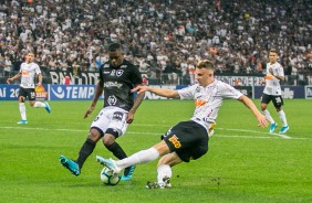 Carlos Augusto durante jogo contra o Botafogo, na Arena Corinthians