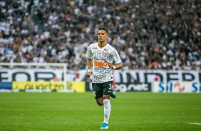 Pedrinho na partida contra o Botafogo, pelo Brasileiro,  na Arena Corinthians