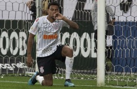Atacante Gustavo durante partida contra o Botafogo, na Arena Corinthians, pelo Brasileiro