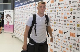 Carlos Augusto no vestiário da Arena Corinthians antes do jogo contra o Botafogo