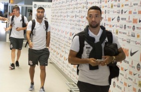 Clayson e Sornoza no vestiário da Arena Corinthians antes do jogo contra o Botafogo