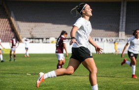 Crivelari comemorando gol contra a Ferroviria, pelo Campeonato Paulista Feminino