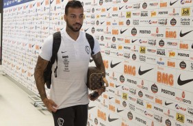 Michel Macedo no vestirio da Arena Corinthians antes do jogo contra o Botafogo