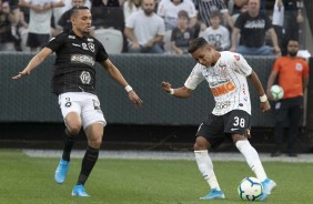 Pedrinho durante partida contra o Botafogo, na Arena Corinthians, pelo Brasileiro