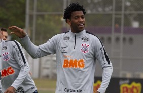 Zagueiro Gil no segundo treino preparatrio para o jogo contra o Fluminense
