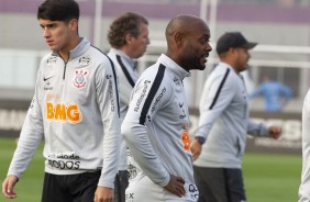 Araos e Love no último treino antes do jogo contra o Fluminense, pela Sul-Americana