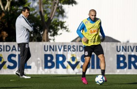 Carille e Régis voltam aos treinos para enfrentar o Avaí, pelo Brasileiro