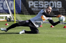 Goleiro Walter volta aos treinos para enfrentar o Ava, pelo Brasileiro