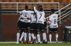 Jogadores comemorando gol de Igor Marques, pelo Brasileiro Sub-20