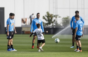 Jogadores do Corinthians voltam aos treinos para enfrentar o Ava, pelo Brasileiro