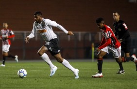 Jovem Nathan durante vitria contra o So Paulo, pelo Brasileiro Sub-20