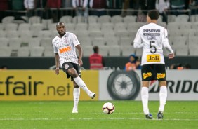 Manoel e Gabriel durante jogo contra o Fluminense, pela Sul-Americana