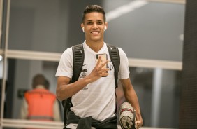 Pedrinho chega  Arena Corinthians para duelo contra o Fluminense, pela Sul-Americana